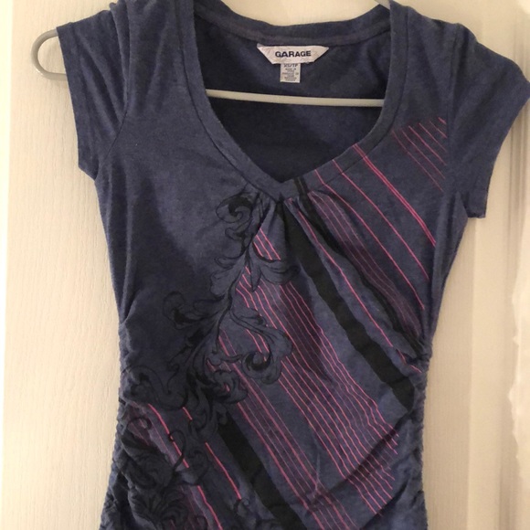 💥2/$25💥 Tshirt - Picture 2 of 3